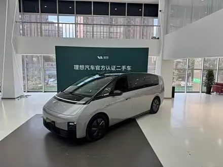 LI AUTO MEGA 2024