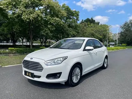 FORD ESCORT 2015