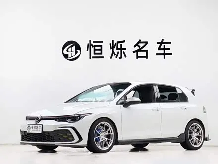 VOLKSWAGEN GOLF GTI 2021