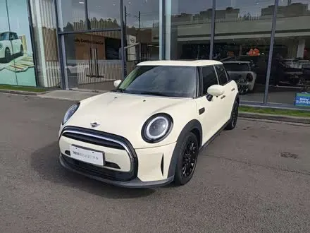 MINI ONE 2022