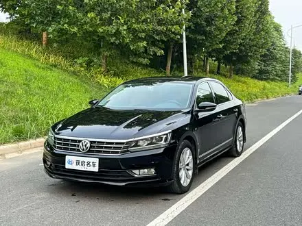 VOLKSWAGEN PASSAT 2016 — 130 000 км, Китай — под ключ — фото 1