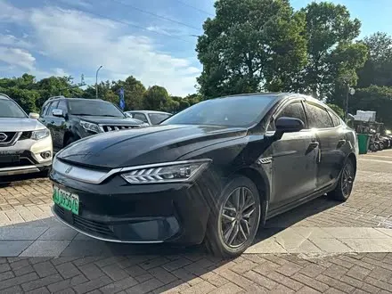 BYD QIN PLUS 2023 — 60 000 км, Китай — под ключ — фото 1