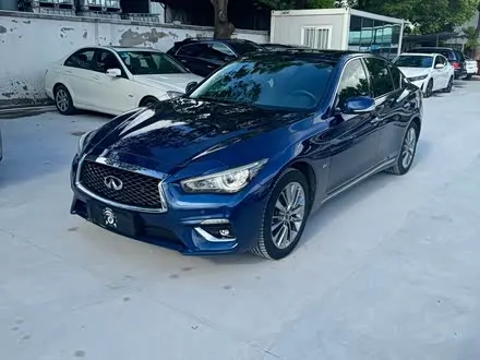 INFINITI Q50L 2018 — 70 000 км, Китай — под ключ — фото 1