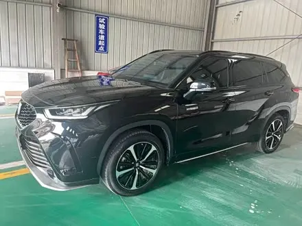 TOYOTA CROWN KLUGER — из Китая под ключ