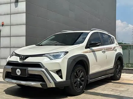 TOYOTA RAV4 2019 — 72 000 км, Китай — под ключ — фото 1