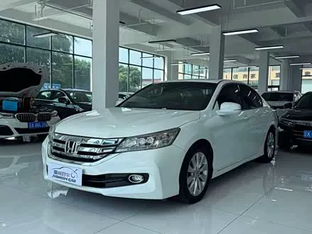 HONDA ACCORD 2015 — 100 000 км, Китай — под ключ — фото 1