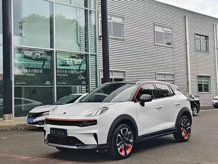 LYNK & CO 06 2020