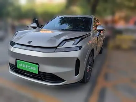 LYNK & CO 08 EM-P 2023