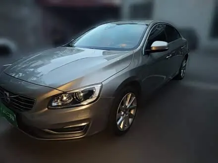 VOLVO S60 2015 — 65 000 км, Китай — под ключ — фото 1