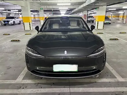 AITO LUXEED S9T 2025