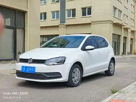 VOLKSWAGEN POLO 2016 — 85 000 км, Китай — под ключ — фото 1