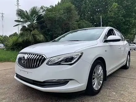 BUICK EXCELLE 2015 — 75 000 км, Китай — под ключ — фото 1