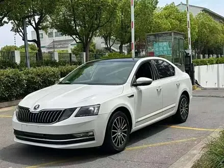 SKODA OCTAVIA 2019