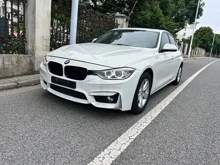 BMW 3 SERIES 2014 — 90 000 км, Китай — под ключ — фото 1