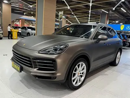 PORSCHE CAYENNE 2019 — 102 000 км, Китай — под ключ — фото 1