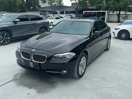 BMW 5 SERIES 2011 — 150 000 км, Китай — под ключ — фото 1
