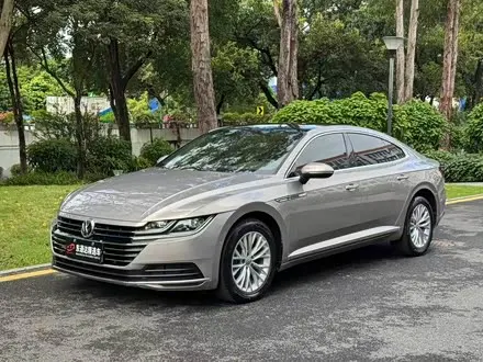 VOLKSWAGEN CC 2019 — 80 000 км, Китай — под ключ — фото 1