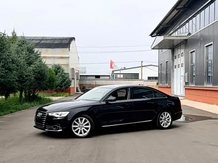 AUDI A6L 2015 — 182 000 км, Китай — под ключ — фото 1