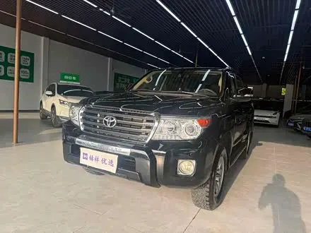 TOYOTA LAND CRUISER 2015