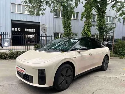 LI AUTO I6 2025