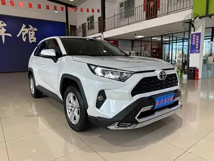 TOYOTA RAV4 — из Кореи под ключ