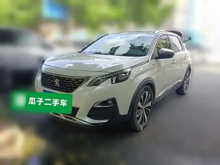 PEUGEOT 5008 2017