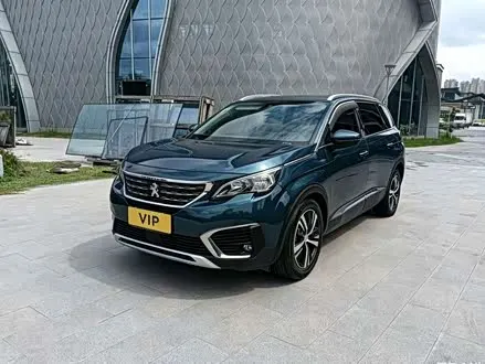 PEUGEOT 5008 2017
