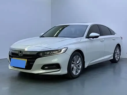HONDA ACCORD 2018 — 61 400 км, Китай — под ключ — фото 1