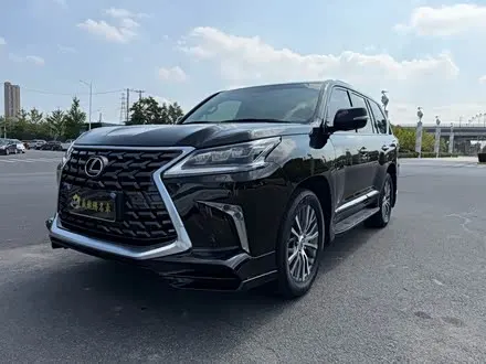 LEXUS LX 2019 — 50 000 км, Китай — под ключ — фото 1