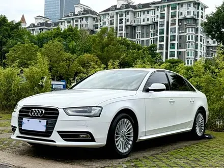 AUDI A4L 2015 — 31 000 км, Китай — под ключ — фото 1
