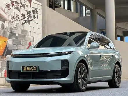 LI AUTO L6 2025