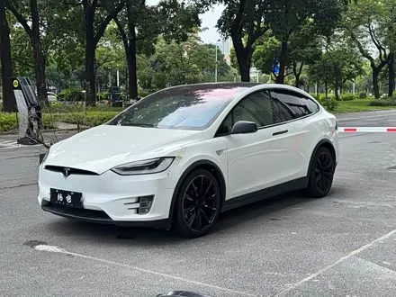 TESLA MODEL X 2016 — 350 000 км, Китай — под ключ — фото 1