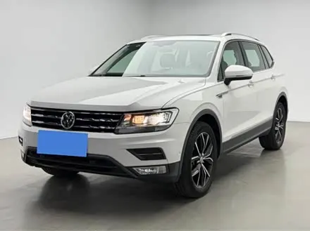 VOLKSWAGEN TIGUAN L 2019 — 71 000 км, Китай — под ключ — фото 1