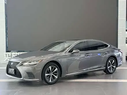 LEXUS LS 2021