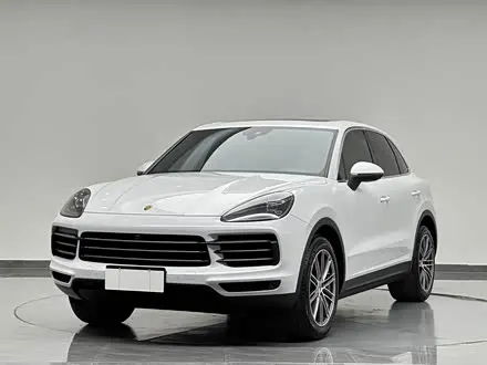 PORSCHE CAYENNE 2018 — 60 000 км, Китай — под ключ — фото 1