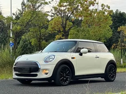 MINI ONE 2016