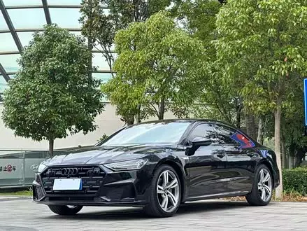 AUDI A7L 2022 — 63 000 км, Китай — под ключ — фото 1