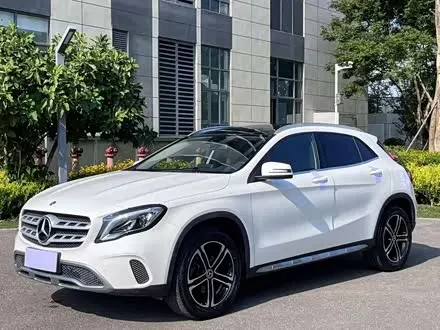 MERCEDES-BENZ GLA 2018 — 58 000 км, Китай — под ключ — фото 1