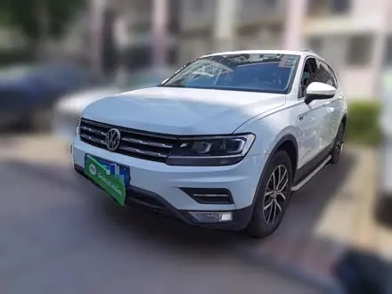 VOLKSWAGEN TIGUAN L 2017 — 168 500 км, Китай — под ключ — фото 1