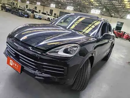 PORSCHE CAYENNE 2019 — 38 000 км, Китай — под ключ — фото 1