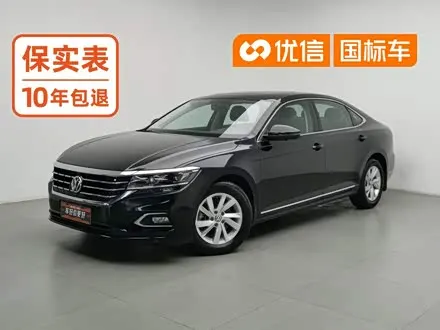VOLKSWAGEN PASSAT 2019 — 90 300 км, Китай — под ключ — фото 1