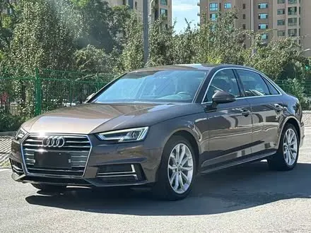 AUDI A4L 2018 — 61 000 км, Китай — под ключ — фото 1