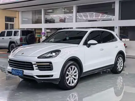 PORSCHE CAYENNE 2019 — 96 000 км, Китай — под ключ — фото 1