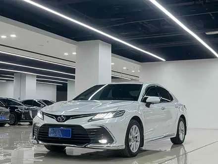 TOYOTA CAMRY 2023 — 28 000 км, Китай — под ключ — фото 1