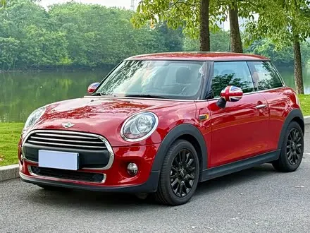MINI ONE+ 2014