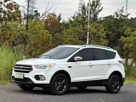 FORD KUGA 2019 — 63 000 км, Китай — под ключ — фото 1