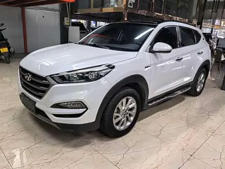 HYUNDAI TUCSON 2018 — 130 000 км, Китай — под ключ — фото 1