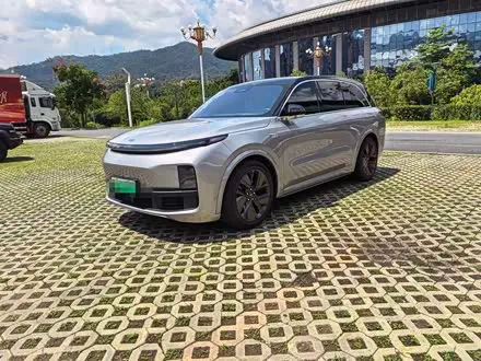 LI AUTO L8 2023