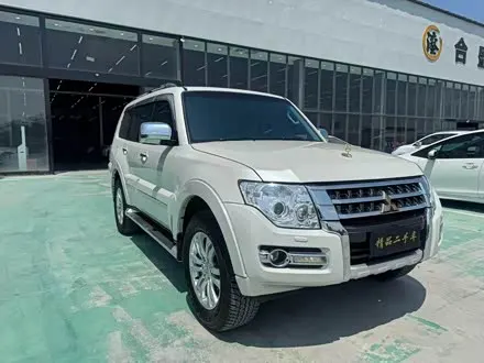 MITSUBISHI PAJERO V97 2018