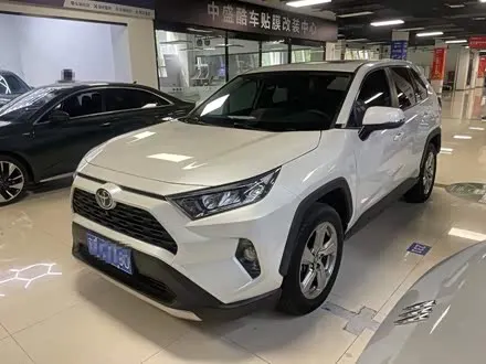 TOYOTA RAV4 2021 — из Китая под ключ